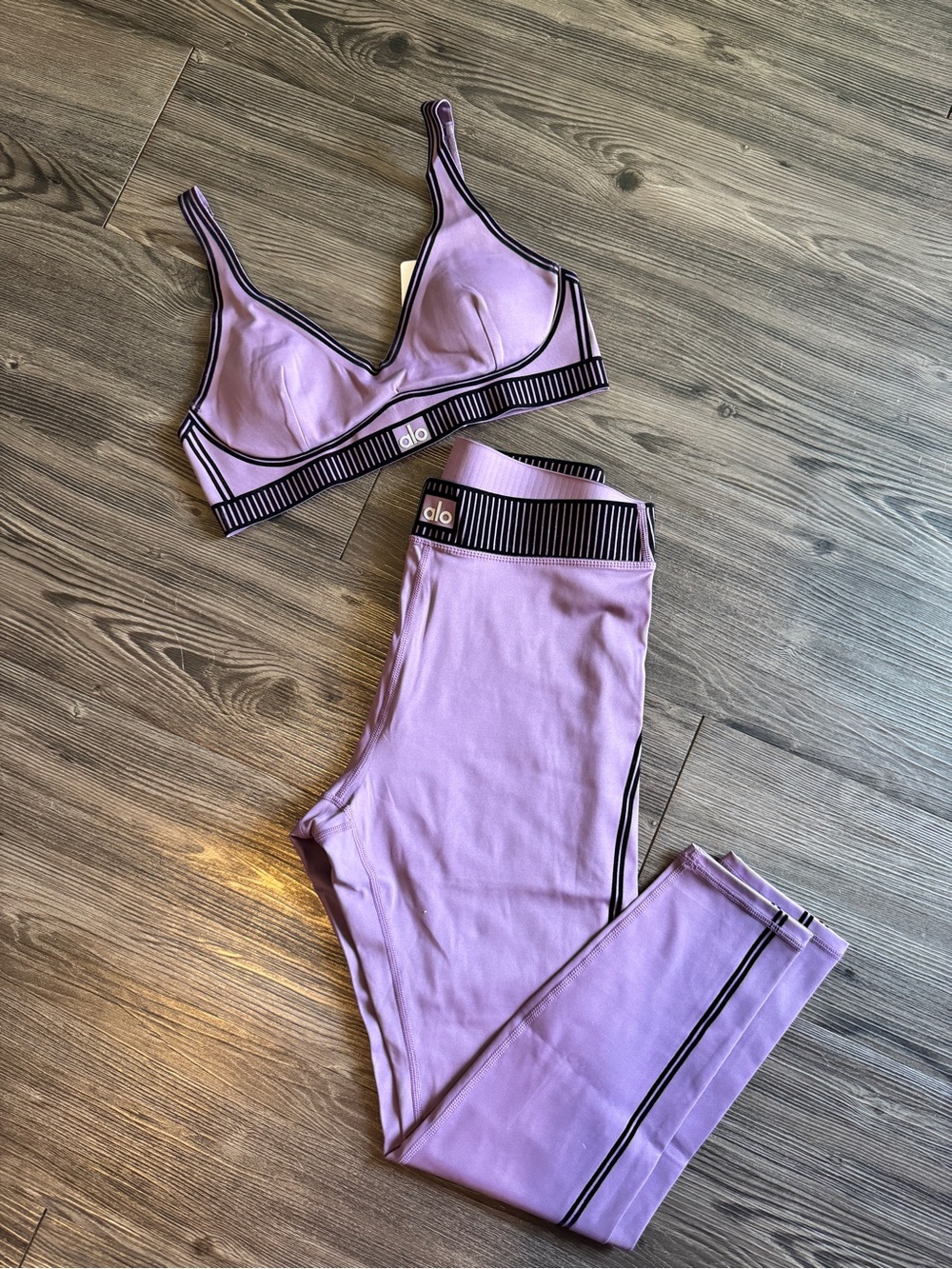 ALO Yoga Lavender Seamless Bralette & Leggings Set with Black Trim